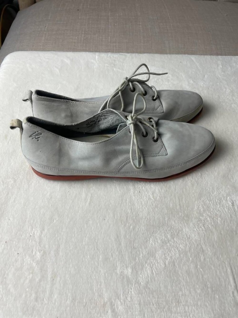EUC i.e. Women's Gray Leather Oxfords size 9